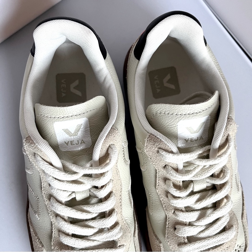 Veja V-90 ZZ O.T. Leather Sneaker - Picture 3 of 7